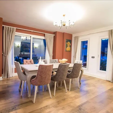 아파트 Marmaris Homes *